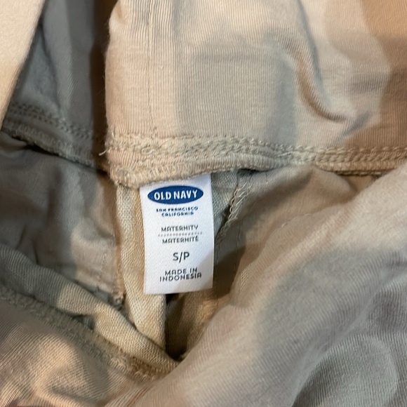 Old Navy Brand Women’s Maternity Shorts. Size S/P. Excellent Condition. - Picture 3 of 5
